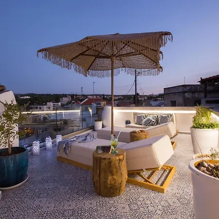 Stema Luxury Escape, Rooftop Jacuzzi & Panoramic Views بيت للعطل أتسيبوبولو
